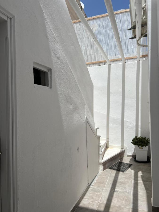 3 Bedroom House Included Free Car Rental Perissa  Exterior photo